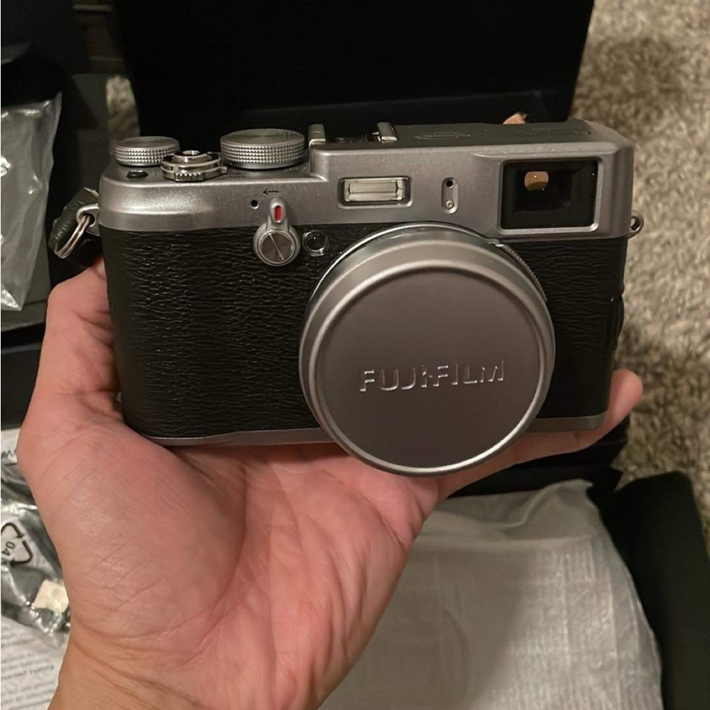 [MINT] FUJIFILM X100 Silver 12.3MP Digital Camera Still In The Box Very Rare